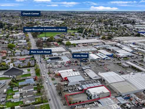 Purpose built learn-to-swim facility