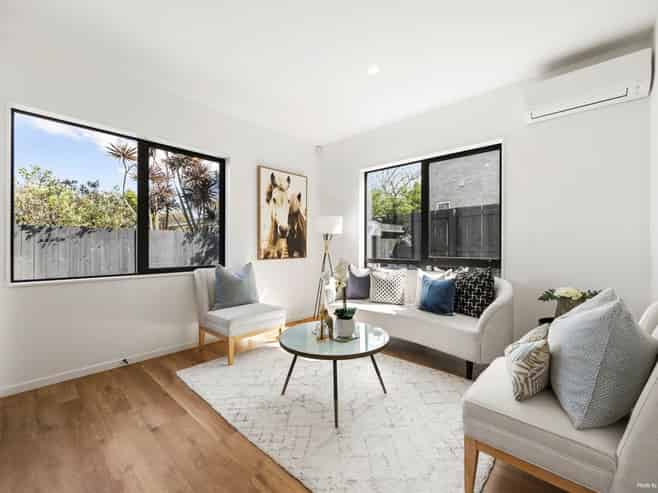 4 Kyeemagh Street, Botany Downs