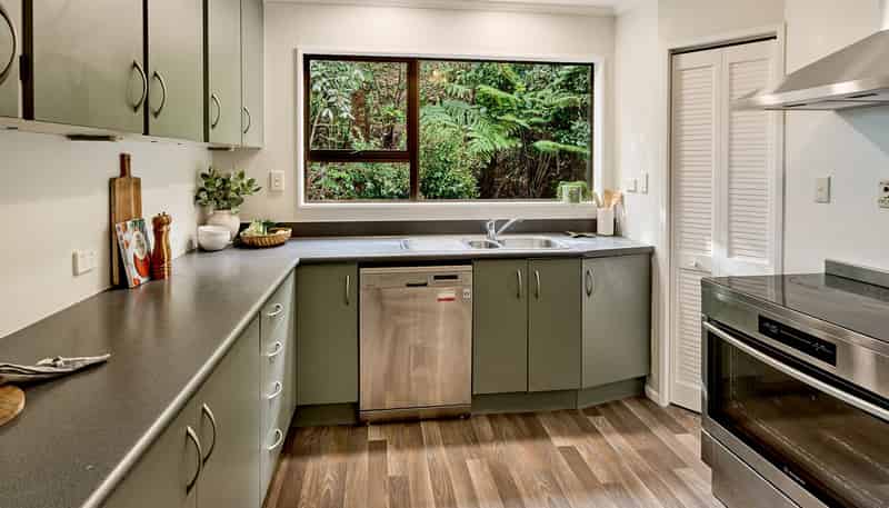 62 Lord Street, STOKES VALLEY