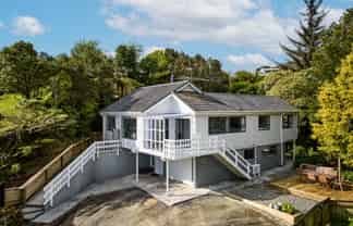 62 Lord Street, STOKES VALLEY