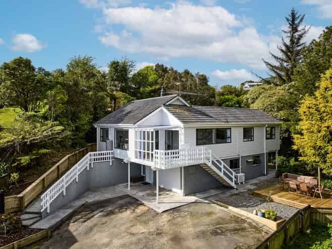 62 Lord Street, STOKES VALLEY