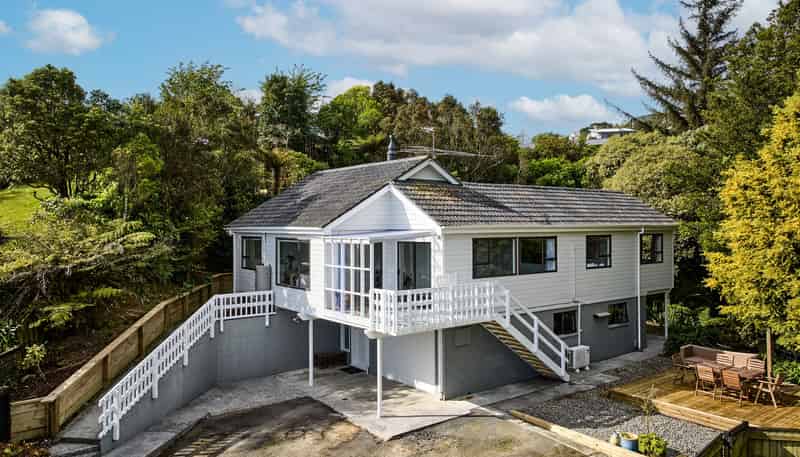 62 Lord Street, STOKES VALLEY