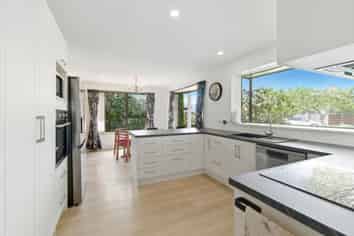 8 Addison Place, Halswell
