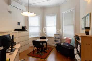 VILLA OFFICE GEM ON COLLEGE HILL