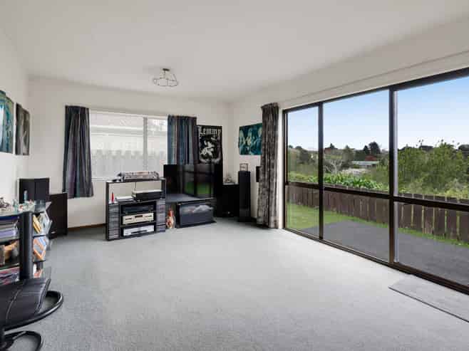 14A Marchant Place, Westown