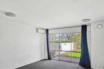2/15 Queen Mary Avenue, New Lynn