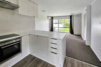 2/15 Queen Mary Avenue, New Lynn
