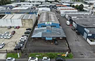High-profile warehouse and office combo