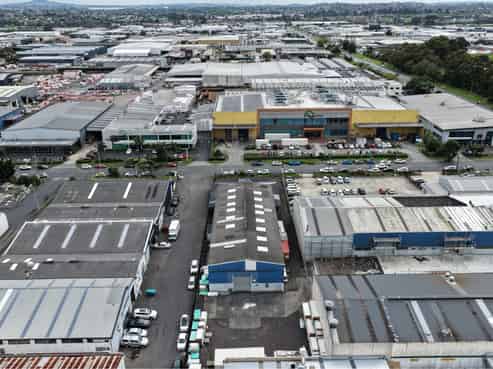 High-profile warehouse and office combo