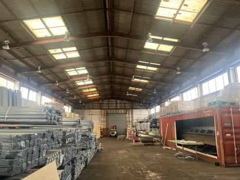 High-profile warehouse and office combo