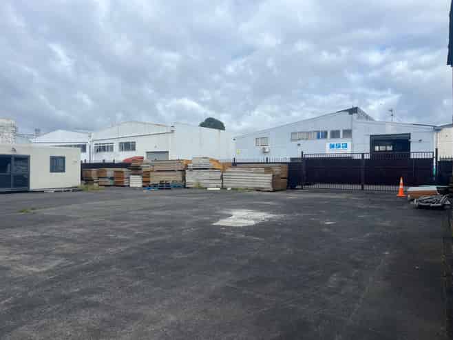 High-profile warehouse and office combo