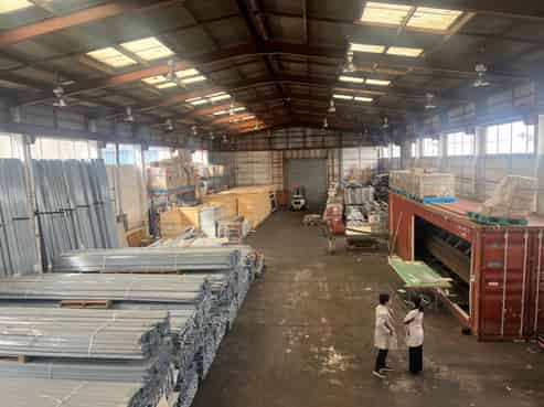 High-profile warehouse and office combo