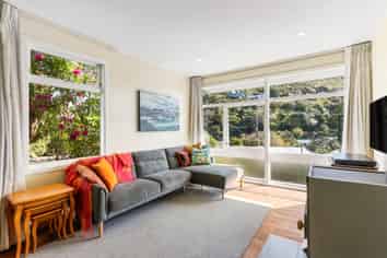 10 Bourbon Terrace, Karori