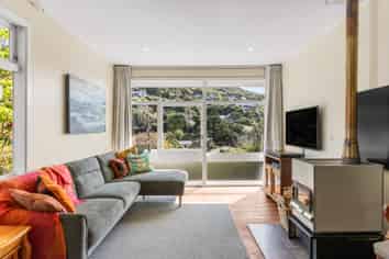 10 Bourbon Terrace, Karori