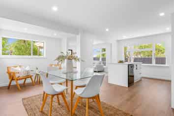 61 Kensington Avenue, Saint Albans