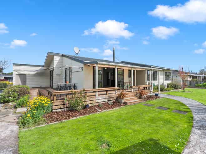 15 Lowes Place, Masterton