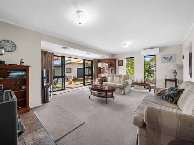 15 Lowes Place, Masterton