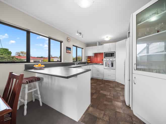 15 Lowes Place, Masterton