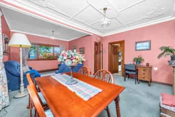 2A Bruce Street, Roslyn