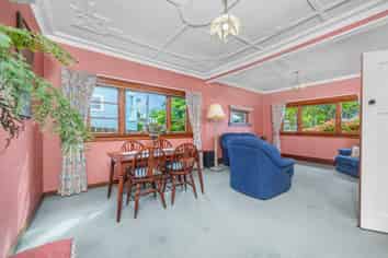 2A Bruce Street, Roslyn