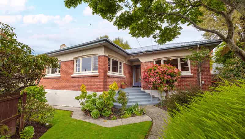 2A Bruce Street, Roslyn
