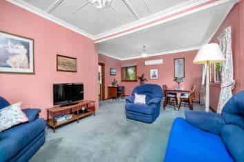 2A Bruce Street, Roslyn