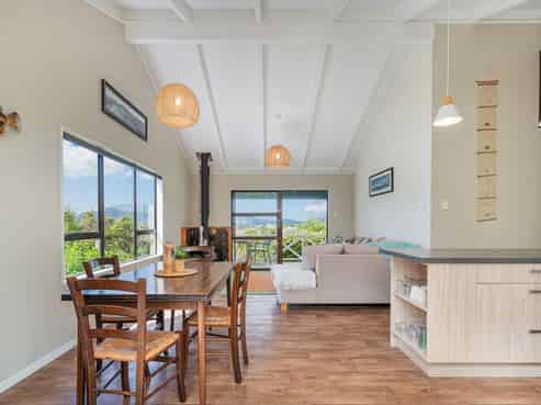 72 Ocean Beach Road, Tairua