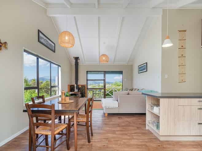 72 Ocean Beach Road, Tairua