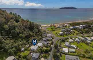 72 Ocean Beach Road, Tairua