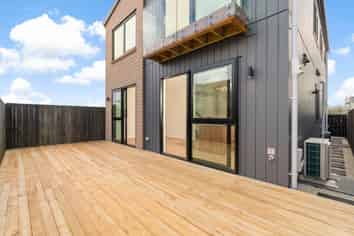 12 Harbourside Parade, Hobsonville