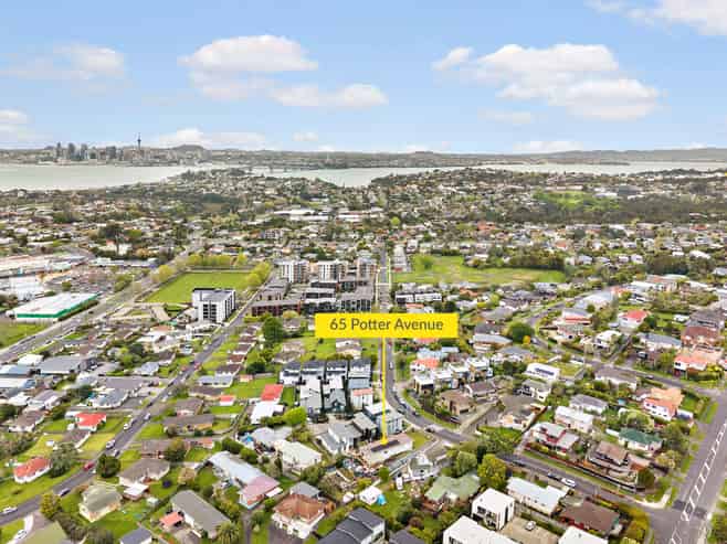 65 Potter Avenue, Northcote