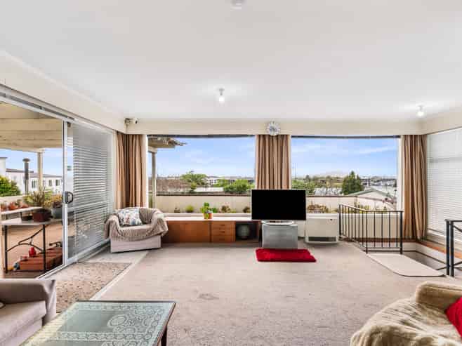 65 Potter Avenue, Northcote