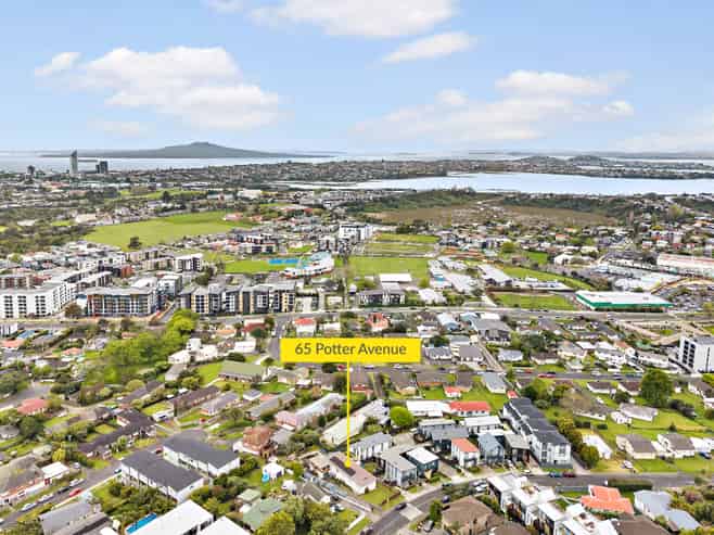 65 Potter Avenue, Northcote