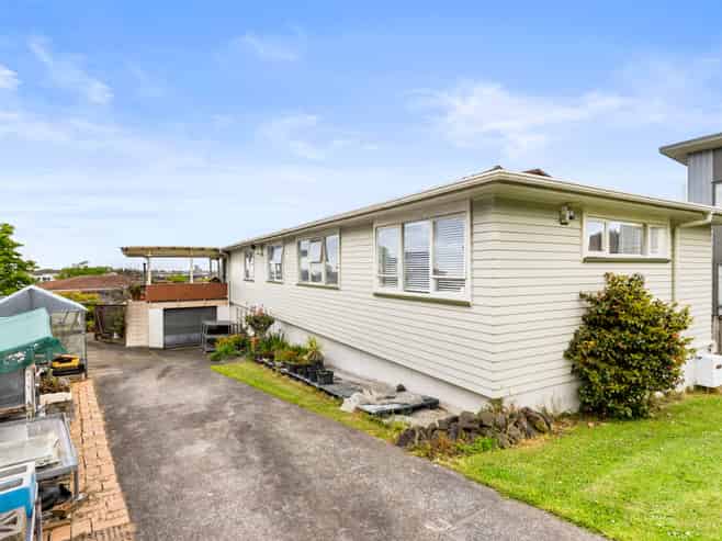 65 Potter Avenue, Northcote