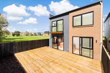 43 Picnic Point Road, Hobsonville