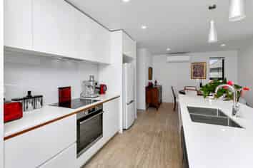 1 Te Akau Place, One Tree Point