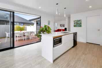1 Te Akau Place, One Tree Point
