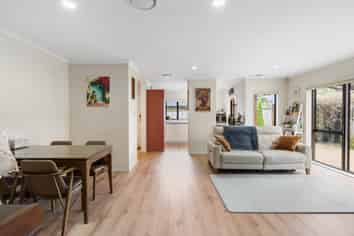 291 Mahia Road, Weymouth