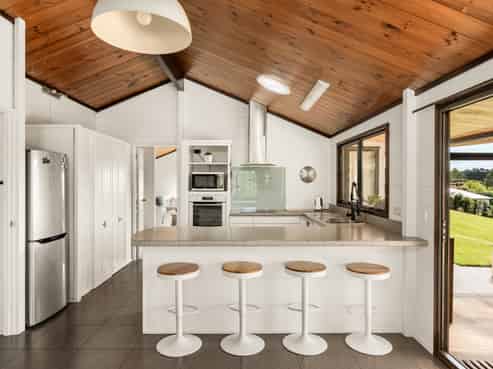 10 Munro Road East, Whakamarama