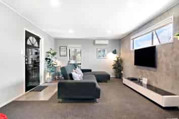 1/6 Edwin Freeman Place, Ranui