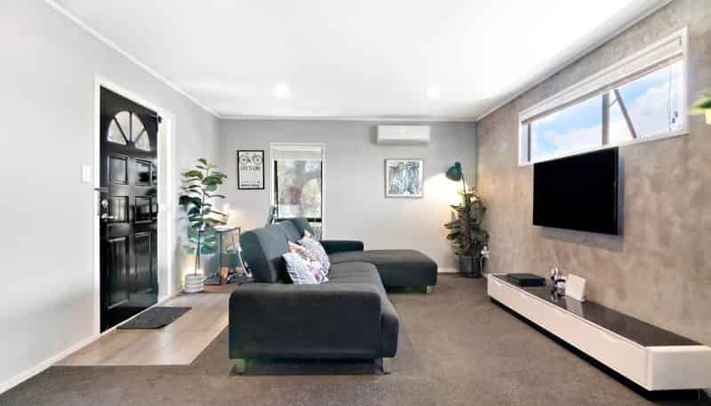 1/6 Edwin Freeman Place, Ranui