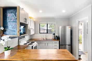 1/6 Edwin Freeman Place, Ranui