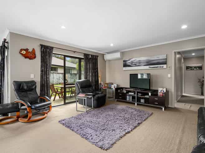 8 Grace Avenue, Cambridge