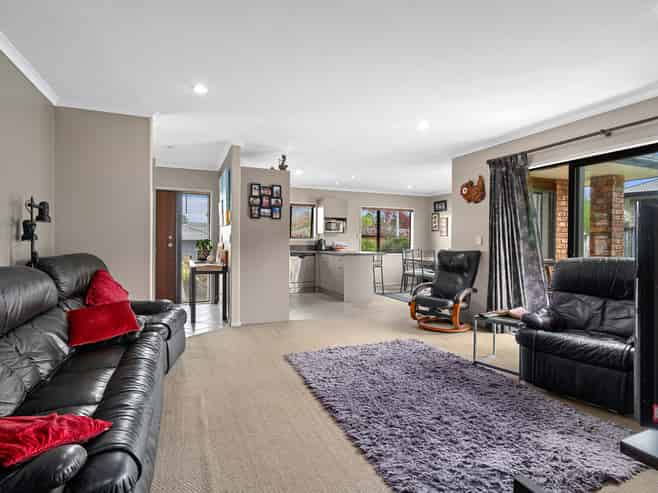 8 Grace Avenue, Cambridge