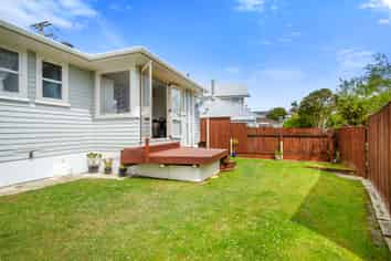 5 Cara Crescent, Paparangi