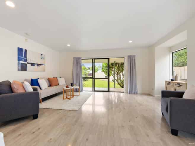 30 Loughanure Place, Massey
