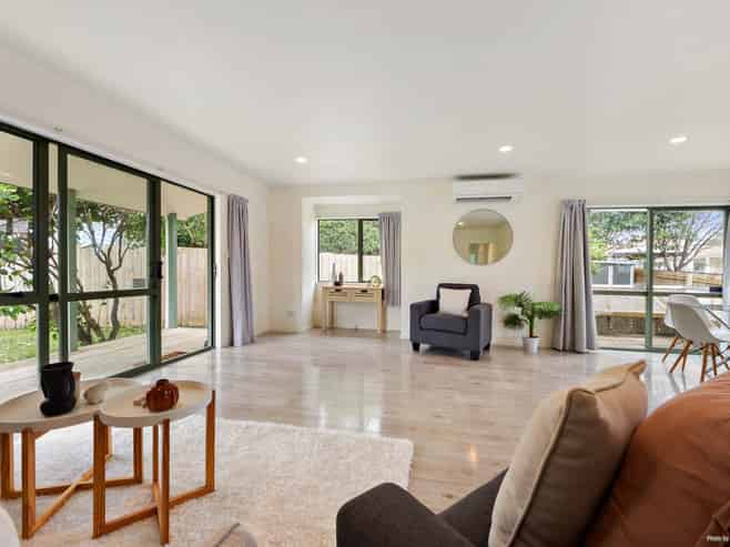 30 Loughanure Place, Massey