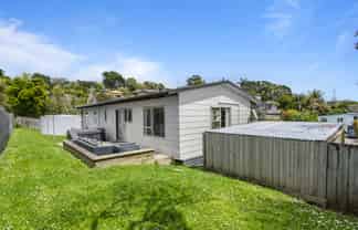 8 Ozone Road, Stanmore Bay