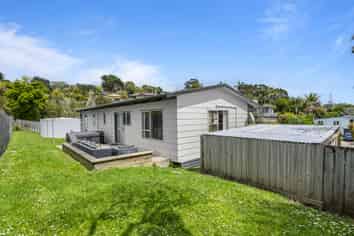 8 Ozone Road, Stanmore Bay
