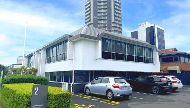 2D Burns Avenue , Takapuna